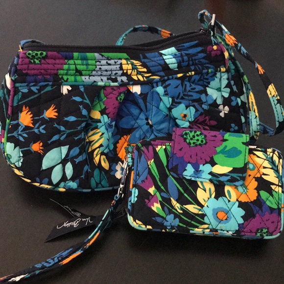 Vera Bradley Handbags - NWOT Vera Bradley purse and money holder